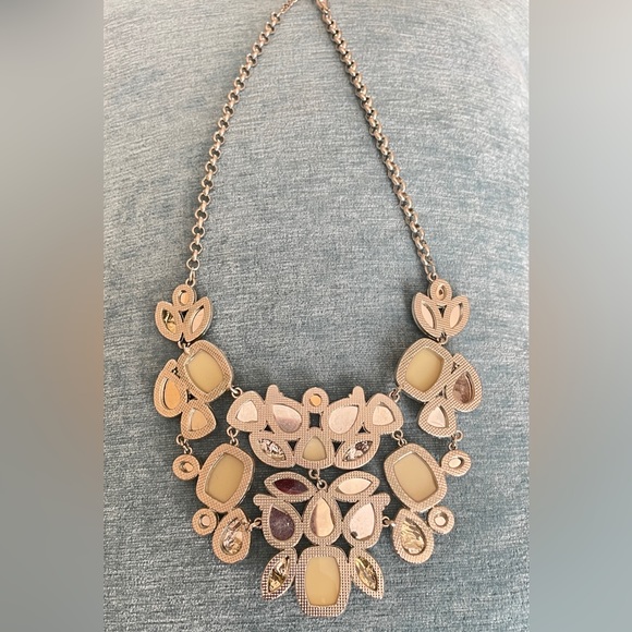 Stunning statement necklace yellow/silver - Picture 3 of 4